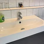 H&h Im Herzen Der Stadt In Der Lange Strasse Geraeumig Ruhig Mit Kueche Und Esstisch Lejlighed Greifswald