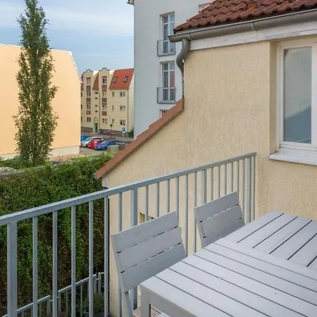 H&h Im Herzen Der Stadt In Der Lange Strasse Geraeumig Ruhig Mit Kueche Und Esstisch Lägenhet