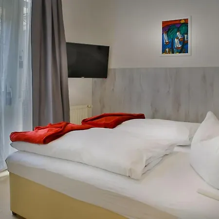 شقة H&h Im Herzen Der Stadt In Der Lange Strasse Geraeumig Ruhig Mit Kueche Und Esstisch