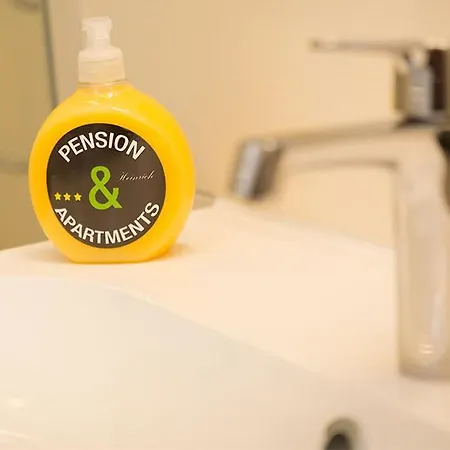 H&h Im Herzen Der Stadt In Der Lange Strasse Geraeumig Ruhig Mit Kueche Und Esstisch شقة جرايفسفالد