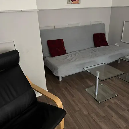 H&h Im Herzen Der Stadt In Der Lange Strasse Geraeumig Ruhig Mit Kueche Und Esstisch