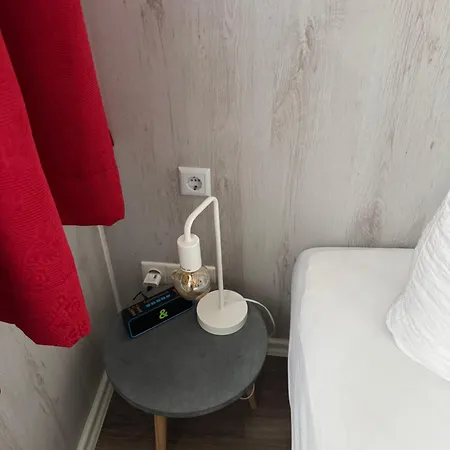 شقة H&h Im Herzen Der Stadt In Der Lange Strasse Geraeumig Ruhig Mit Kueche Und Esstisch