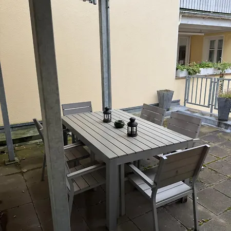 H&h Im Herzen Der Stadt In Der Lange Strasse Geräumig Ruhig Mit Küche Und Esstisch *