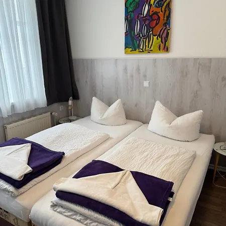 H&h Im Herzen Der Stadt In Der Lange Strasse Geraeumig Ruhig Mit Kueche Und Esstisch * Greifswald