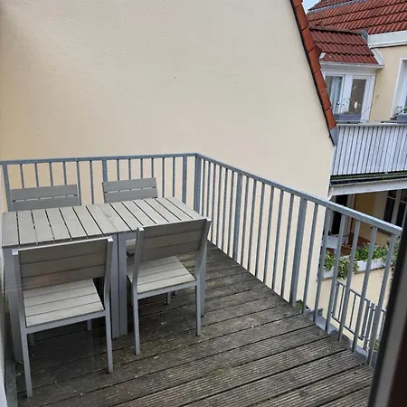 Appartamento H&h Im Herzen Der Stadt In Der Lange Strasse Geraeumig Ruhig Mit Kueche Und Esstisch