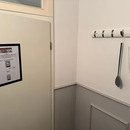 H&h Im Herzen Der Stadt In Der Lange Strasse Geräumig Ruhig Mit Küche Und Esstisch Apartment Greifswald