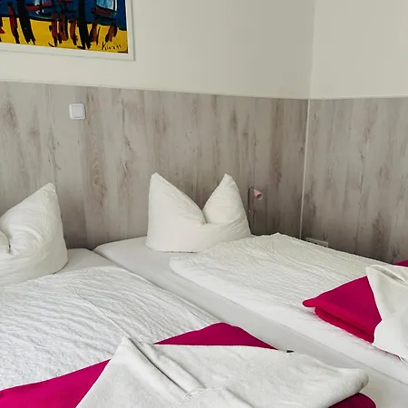H&h Im Herzen Der Stadt In Der Lange Strasse Geräumig Ruhig Mit Küche Und Esstisch Apartment