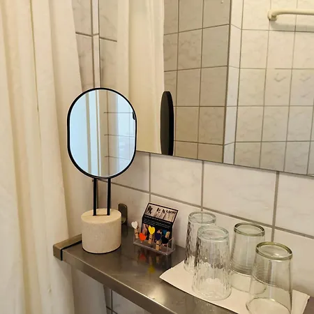 Appartamento H&h Im Herzen Der Stadt In Der Lange Strasse Geraeumig Ruhig Mit Kueche Und Esstisch *