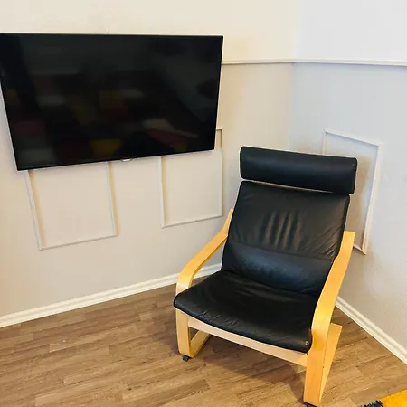 H&h Im Herzen Der Stadt In Der Lange Strasse Geraeumig Ruhig Mit Kueche Und Esstisch