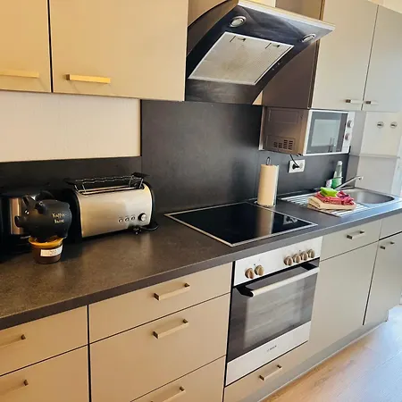 Appartamento H&h Im Herzen Der Stadt In Der Lange Strasse Geraeumig Ruhig Mit Kueche Und Esstisch