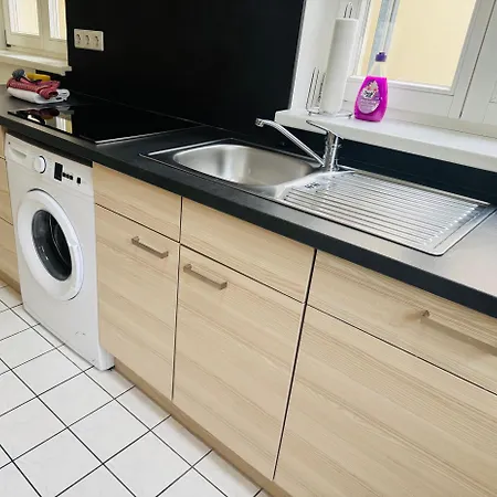 H&h Im Herzen Der Stadt In Der Lange Strasse Geraeumig Ruhig Mit Kueche Und Esstisch Lägenhet *